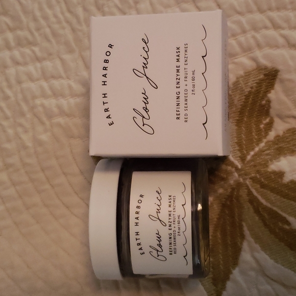 NIB Earth Harbor Glow Juice mask - Picture 1 of 4
